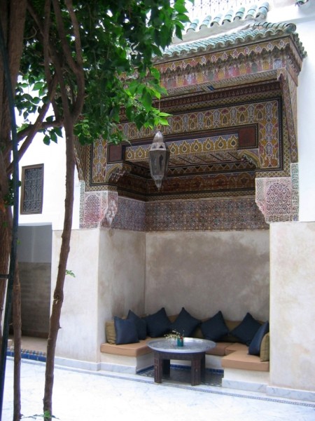 Diaporama Le Riad, la maison patio - Son salon | Amélie Roux
