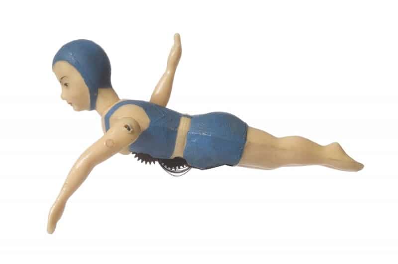 Diaporama Barbie, Goldorak et les autres - Polly Poupée nageuse (1950-1960) | © Jean Tholance pour les Arts Décoratifs, Paris