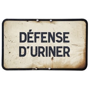 Panneau Défense d'uriner. | Photo DR
