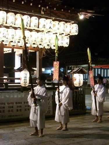 Le festival Gion Matsuri, au temple Yasaka. l FlickR - CC - Todd Lappin