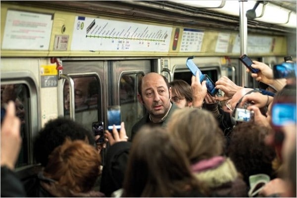 Kad Merad prend le métro. Photo Wild Bunch Distribution