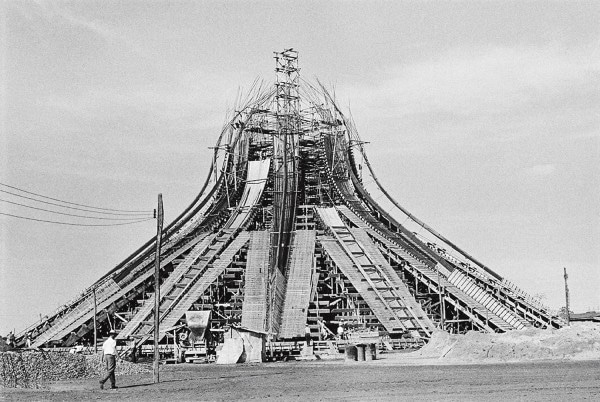 Contruction de la cathédrale. l Mario Fontenelle