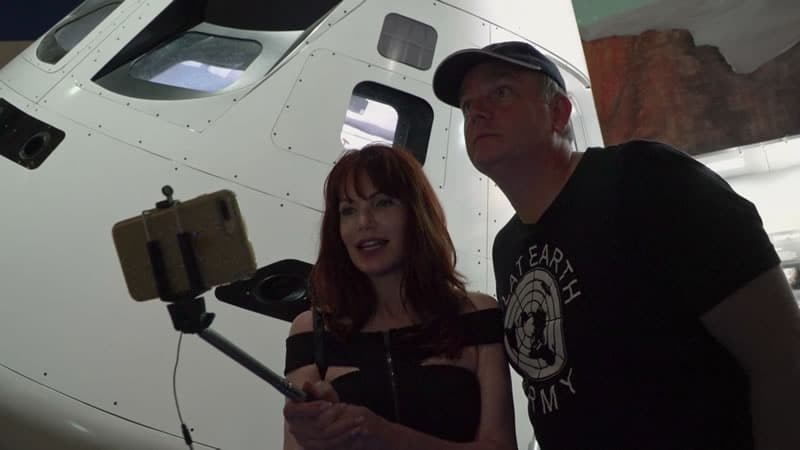 Mark Sargent et Patricia Steere visitent le Centre spatial à Houston © Capture d'écran Netflix