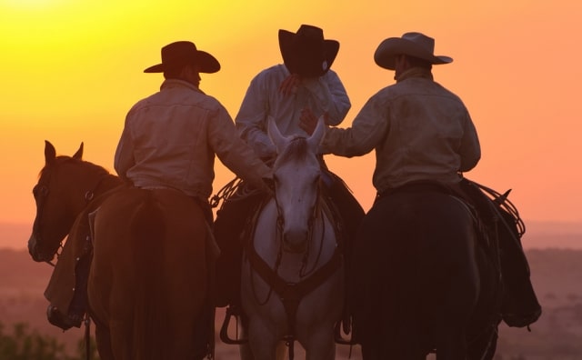 Les Ricains, ces cow-boys puritains