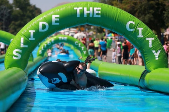 Nous aussi, on veut Slide the City à Paris