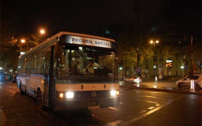 Le bus de la RATP qui reloge les SDF du métro