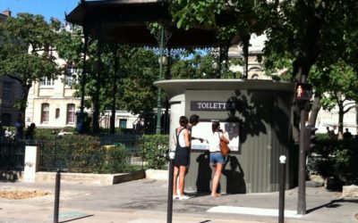 Un objet à Paris : les toilettes publiques