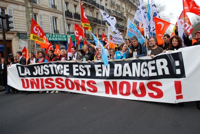 Justice : un plaidoyer dans la rue