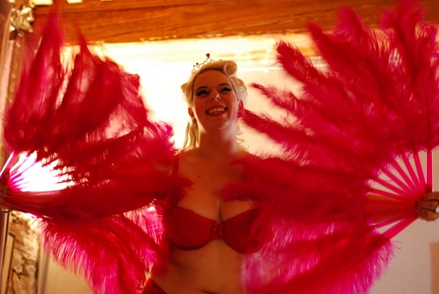 Atanith, la féminité burlesque