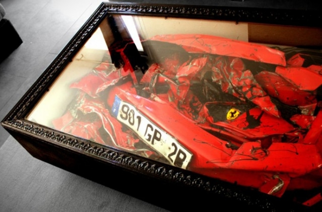 Ma table basse ? Une Ferrari compressée