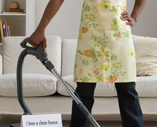 Les hommes aiment faire le ménage