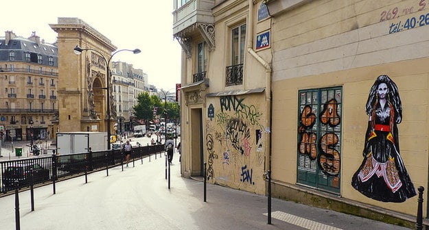 Conchita Wurst investit les murs de Paris