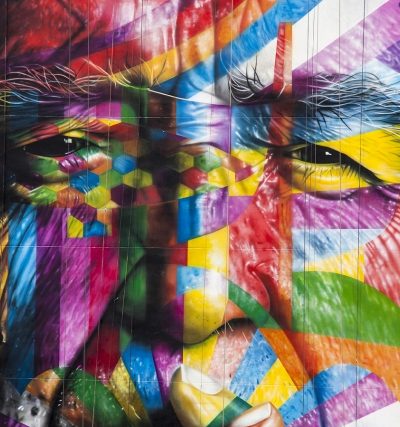 Un graffiti géant aux couleurs d'Oscar Niemeyer