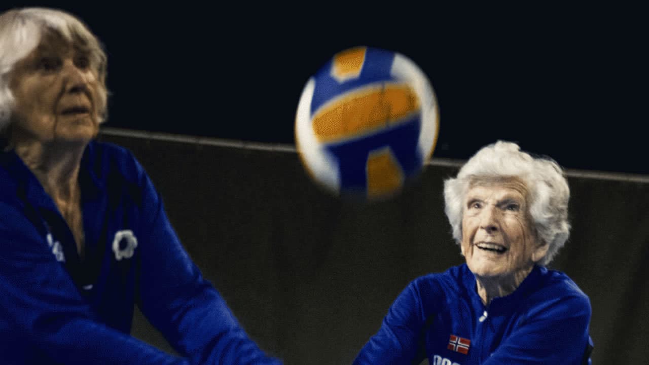 « Les Optimistes », les seniors montent au filet