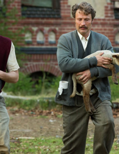 "Men & Chicken", délirante quête d’identité bestiale