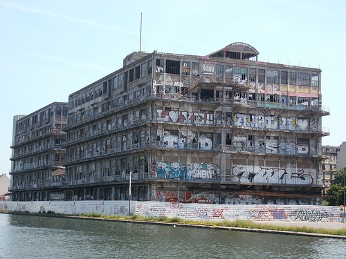 Graffiti général : déambulation virtuelle dans les Magasins Généraux de Pantin