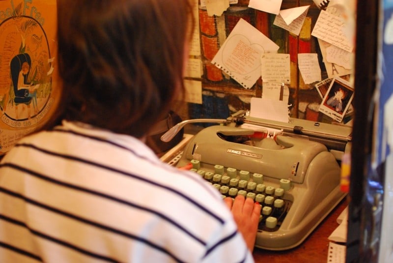 Diaporama Shakespeare and Company, librairie refuge - Un message pour les futurs visiteurs ? | Photo Anthony Renaud