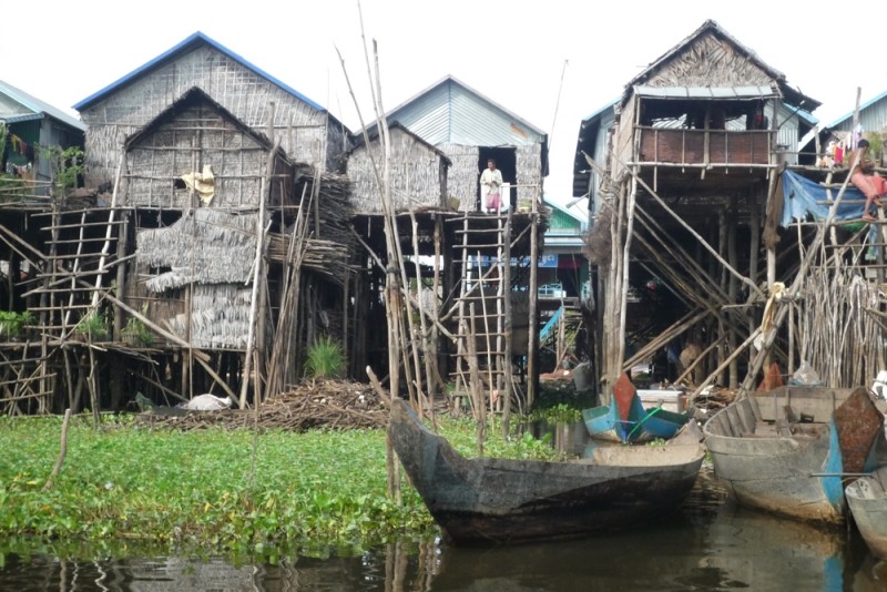 Diaporama Les maisons plantées dans l'eau  - [Cambodge]... des maisons sur échasses! | Amélie Roux