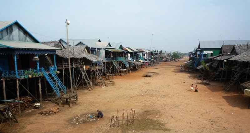 Diaporama Les maisons plantées dans l'eau  - [Cambodge] Le village sans l'eau! | Amélie Roux