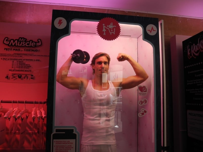 Diaporama AdopteUnMec, montreur d’hommes  - Mr. Muscle gonfle ses muscles | Photo Dorothée Duchemin