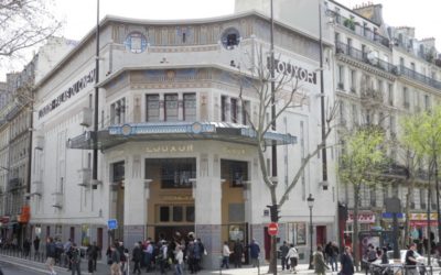 Diaporama Le Louxor, Paris architectural et social - La façade du Louxor, 170, boulevard Magenta. | Photo Dorothée Duchemin