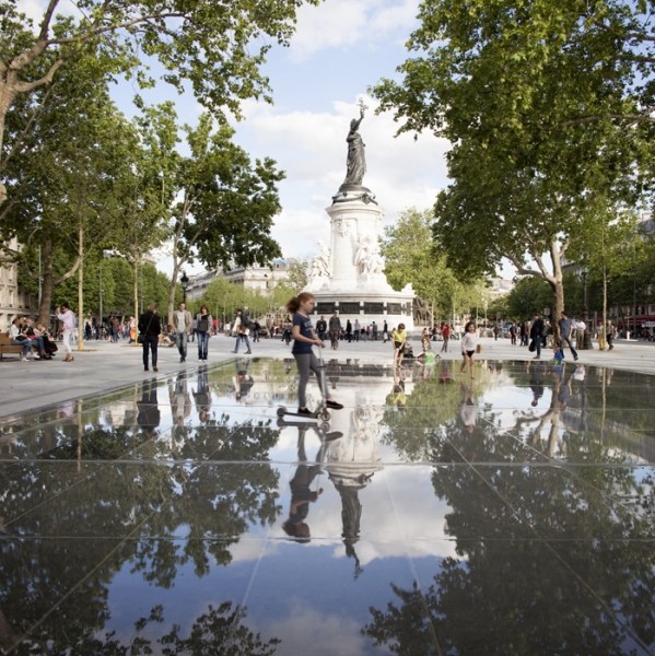 Diaporama Place de la République, la convivialité retrouvée - ... et espace de jeux pour les enfants... l Clément Guillaume