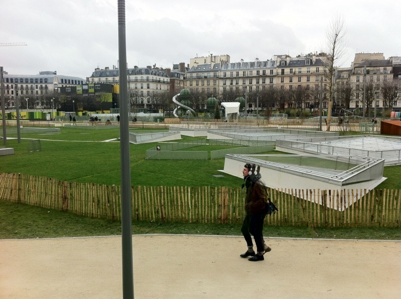 Diaporama Le jardin Nelson Mandela, futur poumon vert de Paris - Une prairie parsemée de puits de lumières | Amélie Roux