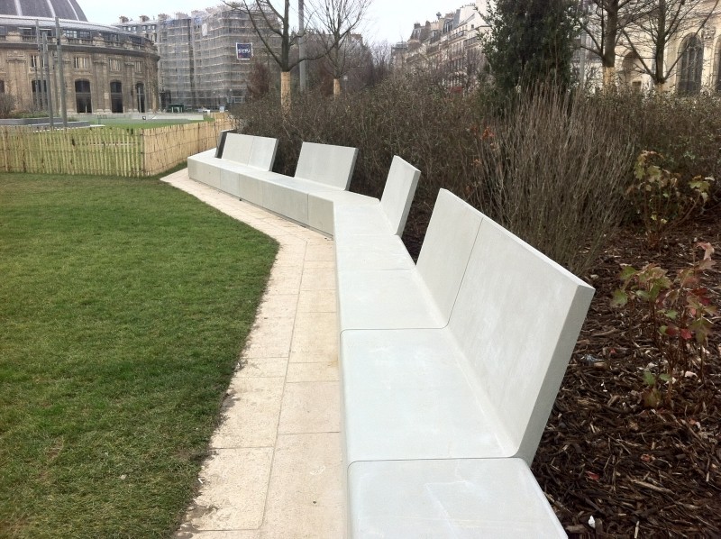Diaporama Le jardin Nelson Mandela, futur poumon vert de Paris - Du mobilier urbain en béton | Amélie Roux