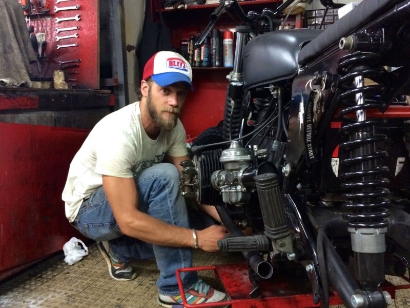 Diaporama Blitz Motorcycles, la tête dans le cambouis - Photo Dorothée Duchemin