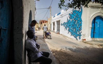 Diaporama Le street art sous le soleil de Djerba  - El Seed. | ©Aline Deschamps. Galerie Itinerrance