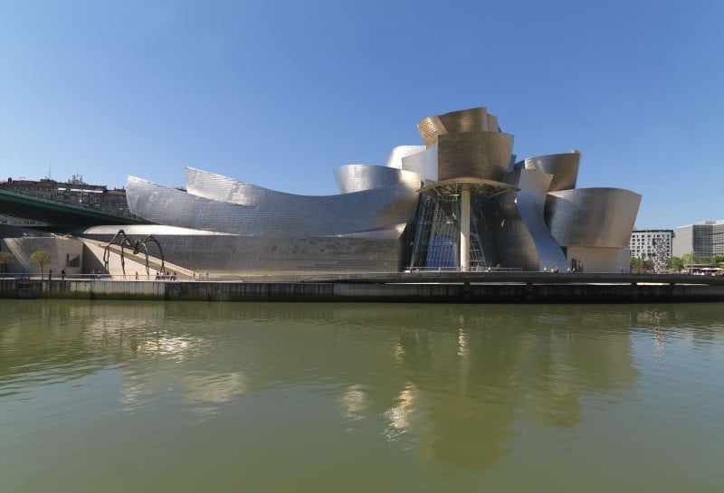 Les courbes de Frank Gehry s’installent à Paris