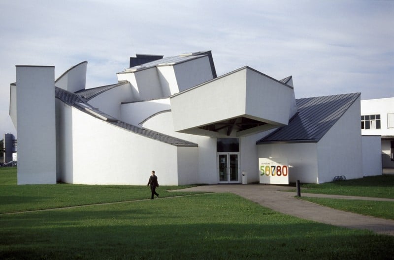 Diaporama Les courbes de Frank Gehry s'installent à Paris - Frank Gehry, Vitra Design Museum, Allemagne (1989) / © Gehry Partners, LLP