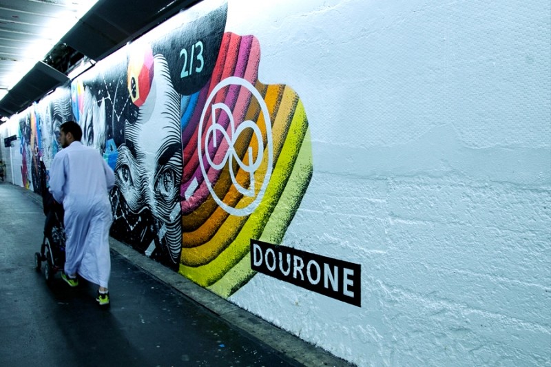 Diaporama Le street art envahit les halls de gares de la SNCF - Dans le couloir Thalys, DOURODE | Bojan Krtolica