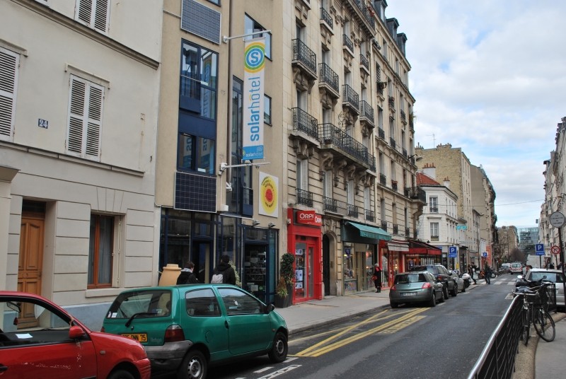 Diaporama L’hôtel fait du vélo - Vue de la rue | Photo Dorothée Duchemin