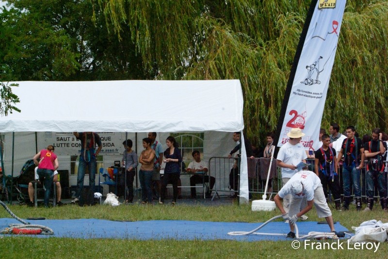 Diaporama S’envoyer en l’air, jamais sans son latex ! - C'est parti ! | Photo Franck Leroy