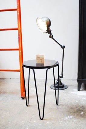 Diaporama L'antre industriel - Lampe Jielde et tabouret Knoll | © Béatrice Kraft / Atelier 154