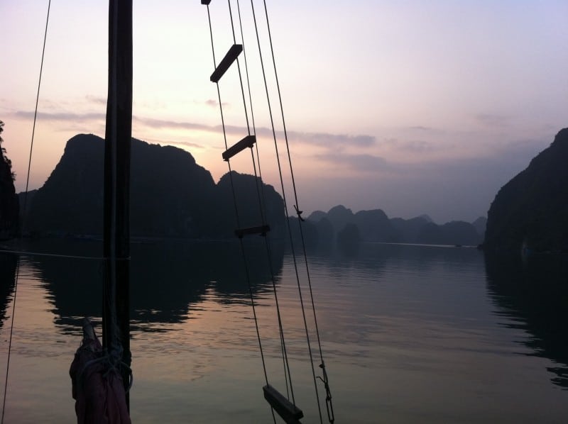 Diaporama Baie d’Ha Long et villages flottants - Au coucher du soleil... l Amélie Roux