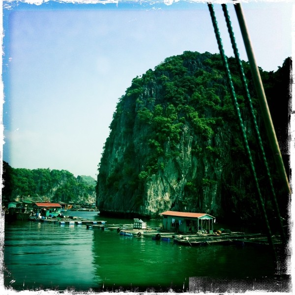 Diaporama Baie d’Ha Long et villages flottants - L'arrivée au village! l Amélie Roux