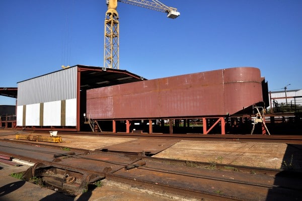 Diaporama Petit bain plonge dans le grand bain - Une vue d'ensemble sur le chantier naval. | Photo Petit Bain