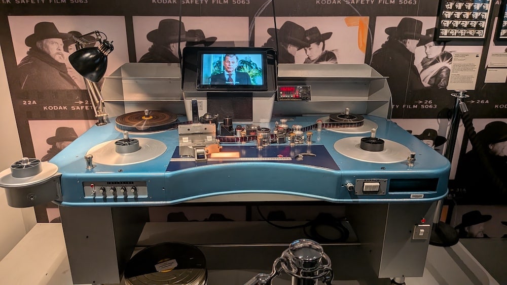 Table de montage avec la bande annonce inédite de F for Fake