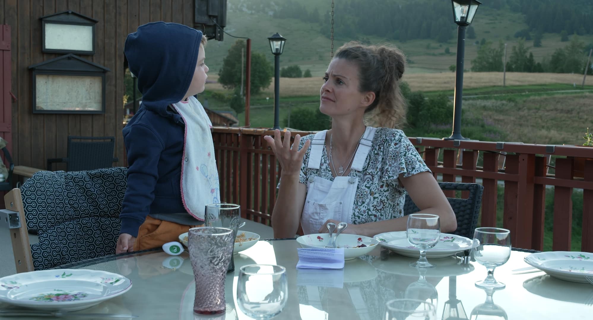 « Elle entend pas la moto », absence assourdissante